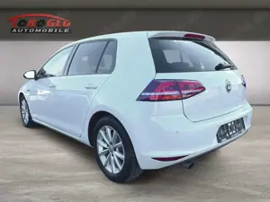 Volkswagen Golf VII Lounge BMT 1.6 TDI  Mehrzonenklima SHZ Fernlic Bild 4