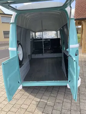 Oldtimer Renault Estafette Bild 4