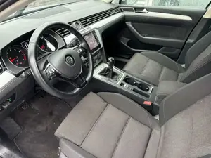 Volkswagen Passat Variant Comfortl.+Navi+Klima+Shz Bild 5
