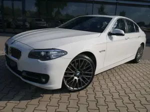 BMW 530 530 d xDrive NAVI Prof. Glasschiebedach Leder DDC Bild 5