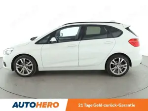 BMW 218 218i Active Tourer Advantage Aut.*NAVI*CAM*SHZ*ALU Bild 3