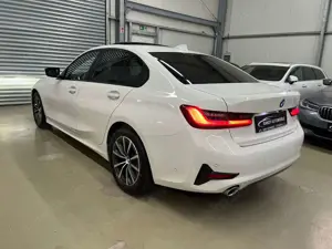 BMW Others 320d Sport LineLED 360°RFK SHBDACH Sound DAB Bild 2