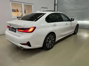 BMW Others 320d Sport LineLED 360°RFK SHBDACH Sound DAB Bild 4
