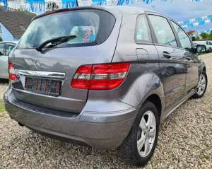 Mercedes-Benz B 180 B -Klasse BlueEfficiency *ALLWETTERREIFEN* Bild 3