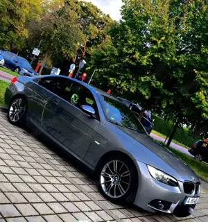 BMW 320 320i Coupe