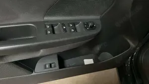 Volkswagen Golf 1.6 FSI Tour Bild 2