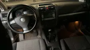 Volkswagen Golf 1.6 FSI Tour Bild 4