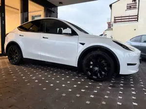 Tesla Model Y Premium LR Dual AWD*MatrixLED*20Zoll