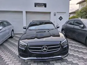 Mercedes-Benz E 220 d T Modell AVANTGARDE Top gepflegt