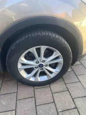 Ford Kuga Titanium Bild 4