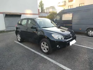 Toyota RAV 4 2.2 D-4D 4x4 Executive Bild 2