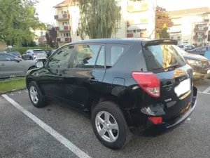 Toyota RAV 4 2.2 D-4D 4x4 Executive Bild 4