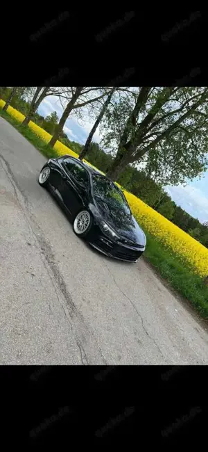 Volkswagen Scirocco 2.0 TSI Bild 2