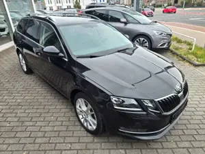 Skoda Octavia Combi Style*Navi*R-Cam*LED*CantonS*TOP Bild 3