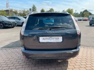 Ford Focus Turnier 1.6 Klima+Beheizbare Scheibe Bild 5