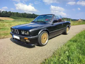 BMW 325 325i Bild 2