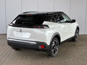 Peugeot e-2008 GT / LED / Navi / PDC VH + Kamera / Tempomat / Te Bild 3