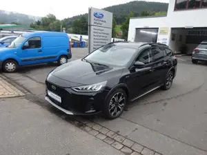 Ford Focus Active X AHK LED Navi Kamera ACC