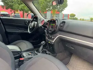 MINI Cooper SE Countryman All 4 Salt LED Bild 2