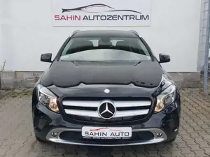 Mercedes-Benz GLA 220 d 7-GTronic 4Matic Bild 3