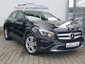 Mercedes-Benz GLA 220 d 7-GTronic 4Matic Bild 2