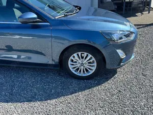 Ford Focus Titanium-Hybrid-Kamera-Top-Unfallfrei Bild 2