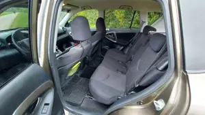 Toyota RAV 4 RAV4 Diesel 2.2 D-4D 4x2 Sol Bild 4