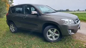 Toyota RAV 4 RAV4 Diesel 2.2 D-4D 4x2 Sol Bild 1