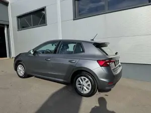 Skoda Fabia Fabia 1.0 TSI Navi Spurwechsel uvm Bild 3