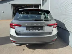 Skoda Fabia Fabia 1.0 TSI Navi Spurwechsel uvm Bild 4