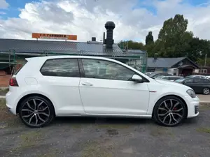 Volkswagen Golf GOLF VII Lim. GTI BMT GARANTIE / TÜV NEU Bild 2