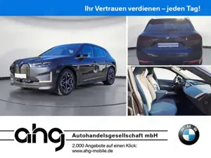BMW iX xDrive40 Klimaaut. AHK Komfortzugang