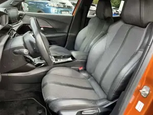 Peugeot 2008 Allure 1.2 PureTech 130 GT AHK Navi LED Kamera Bild 5