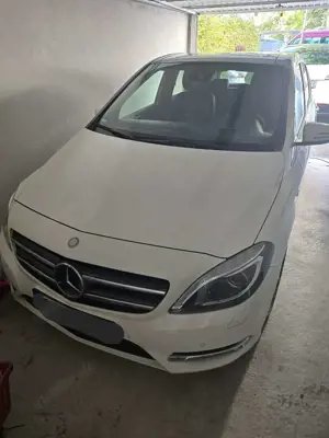 Mercedes-Benz B 200 SD, Sitzhzg, Pano, Teilleder