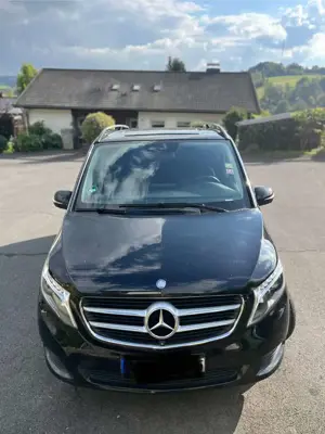 Mercedes-Benz V 250 (BlueTEC) d lang 7G-TRONIC Avantgarde Edition Bild 2