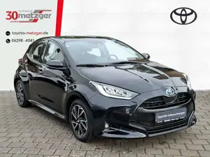 Toyota Yaris 1.5 Hybrid Club + Digitales Cockpit +LED +Sitzheiz