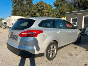 Ford Focus Turnier Business in Top Zustand Bild 3