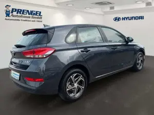 Hyundai i30 1.0T 48V Select+ KAMERA DAB PDC CARPLAY Bild 3