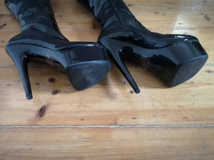 High Heels Kniestiefel aus Lack Marke Cottelli Gr. 37 Bild 5