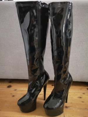 High Heels Kniestiefel aus Lack Marke Cottelli Gr. 37