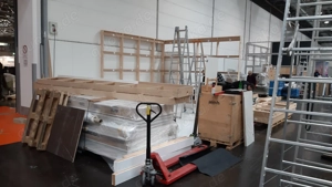 Helfe bei handwerklichen Tätigkeiten