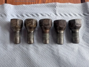Verschiedene Original BMW Radschraube Radbolzen