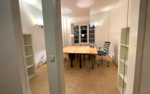 Heller Büro-Raum mit zwei Arbeitsplätzen in kreativer Bürogemeinschaft im Glockenbachviertel Bild 9