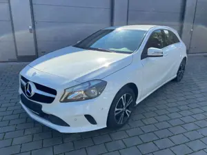 Mercedes-Benz A 180 CDI / d BlueEfficiency NAVI PDC 1. Hand
