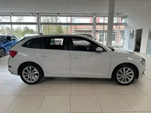 Skoda Scala 1.5 TSI DSG Style Navi AHK ACC LED Bild 3