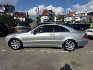 Mercedes-Benz CLK 200 Coupe Komp Elegan *NAVI*MEMORY*TEMP*PDC* Bild 2