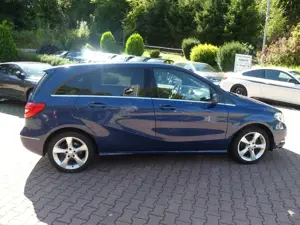 Mercedes-Benz B 180 *Leder*Klima*Sitzhzg*PDC*Xenon Bild 4