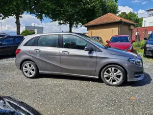 Mercedes-Benz B 200 B 200 (CDI) d 4Matic 7G-DCT Style