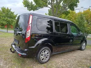 Ford Tourneo Connect 1.5 EcoBlue Aut. Start-Stop Titanium Bild 2