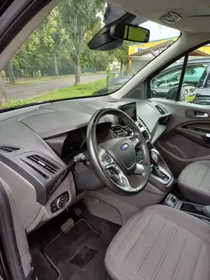 Ford Tourneo Connect 1.5 EcoBlue Aut. Start-Stop Titanium Bild 5